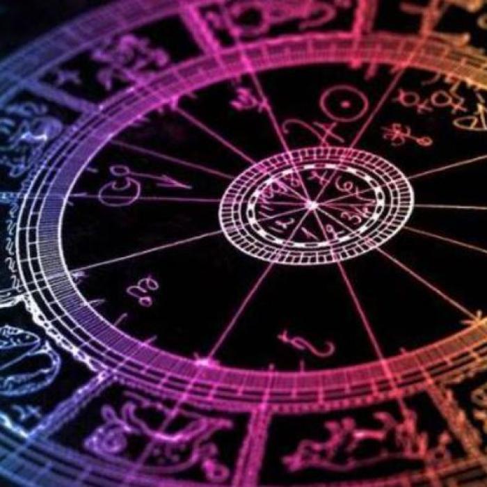 Horoscop 26 ianuarie. Gemeni, cunoști pe cineva care aduce banii și abundența în viața ta. Vărsător, ceva minunat te așteaptă: Previziuni complete