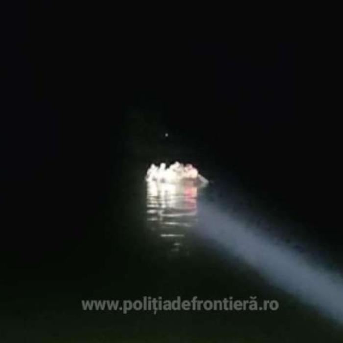 Şapte migranţi au murit îngheţaţi într-o barcă ce se îndrepta spre insula italiană Lampedusa