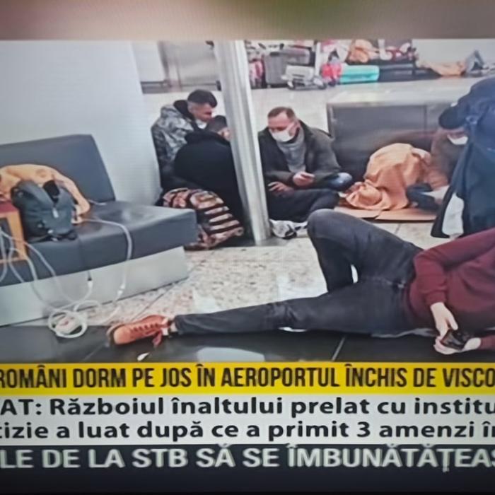 Zeci de români dorm pe jos în aeroportul din Istanbul. Foto 
