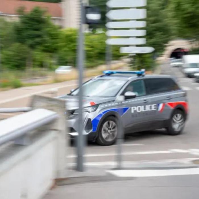 Franța. Un român și-a stropit fosta iubită cu spirt și i-a dat foc. Atacatorul nu a acceptat despărțirea și s-a răzbunat