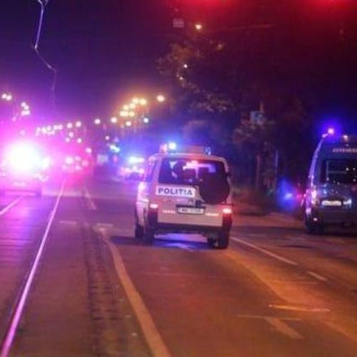 Urmărire ca-n filme Timiș. Cinci persoane au sărit dintr-o mașină, aflată în mers. Polițiștii au tras mai multe focuri