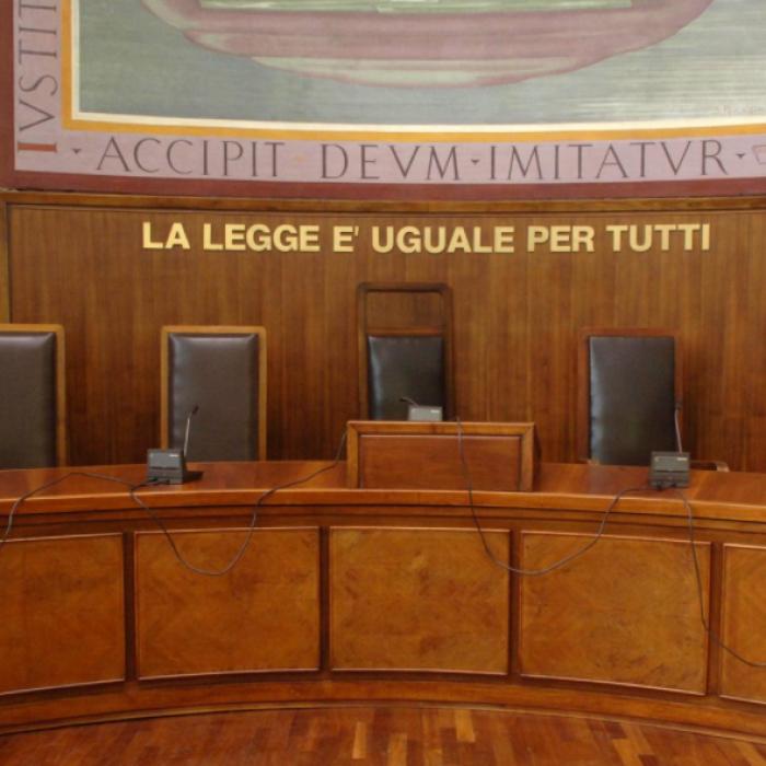 Italia. Doi români condamnați la ani grei de închisoare, după ce au îmbătat două fete în timpul unei petreceri și le-au violat 