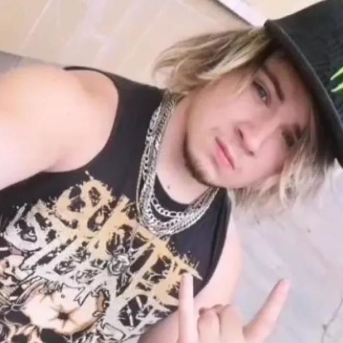 Italia. Un tânăr și-a anunțat moartea pe Instagram, apoi s-a aruncat sub trenul în care se afla mama sa