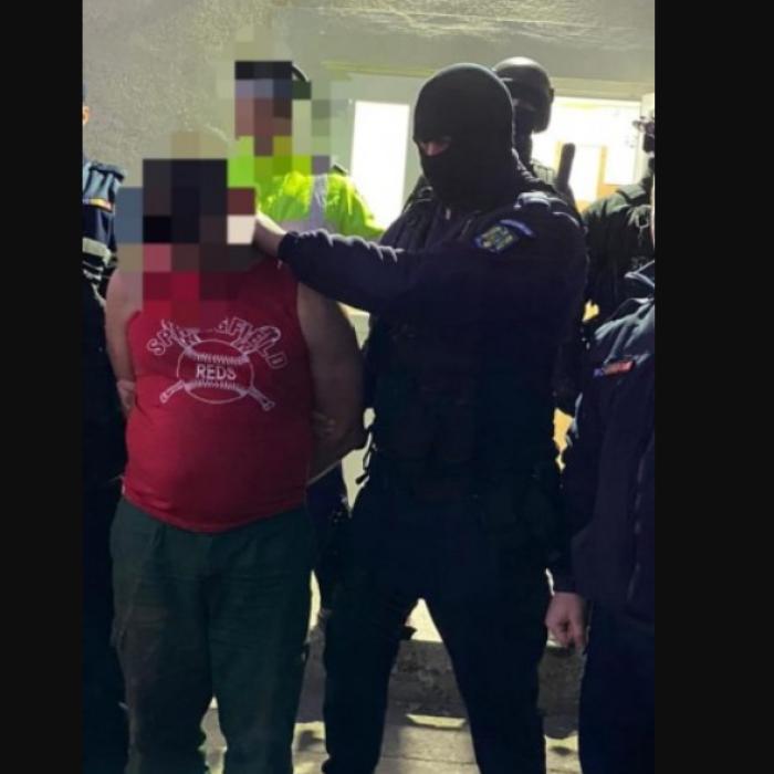 Un român și-a ucis fosta soție: A dat buzna în casa ei și le-a înjunghiat și pe mama și sora acesteia