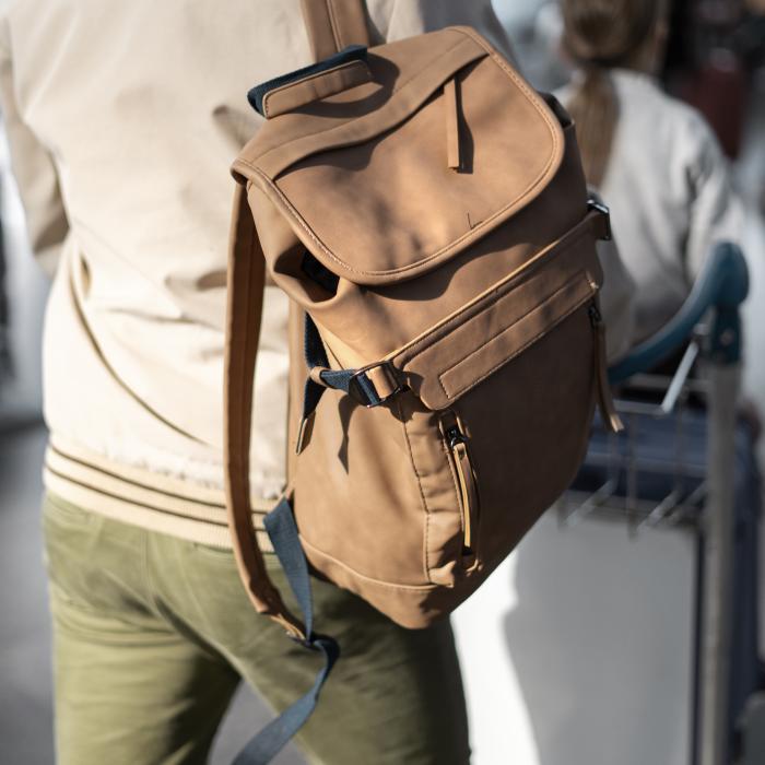 Franța. Tânăr român, arestat pe aeroport, chiar când se îmbarca să plece în țară: ADN-ul lui, găsit pe o șurubelniță