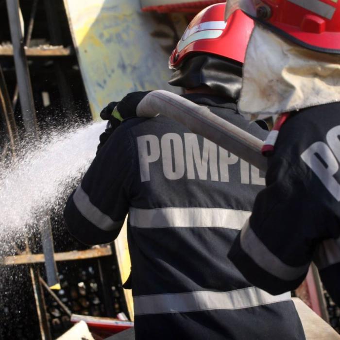 Incendiu într-un bloc de locuințe. Zeci de români au fost evacuați