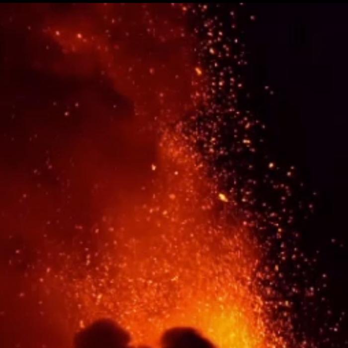 Italia. Aeroportul din Catania, închis din cauza erupției vulcanului Etna