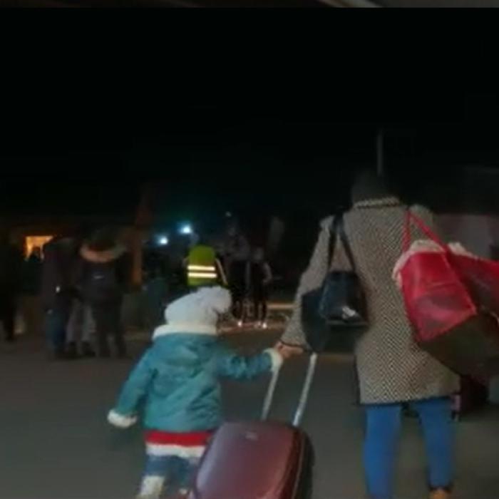 Scene sfâșietoare la frontiera cu România: Despărțirea de familie, insuportabilă pentru refugiați