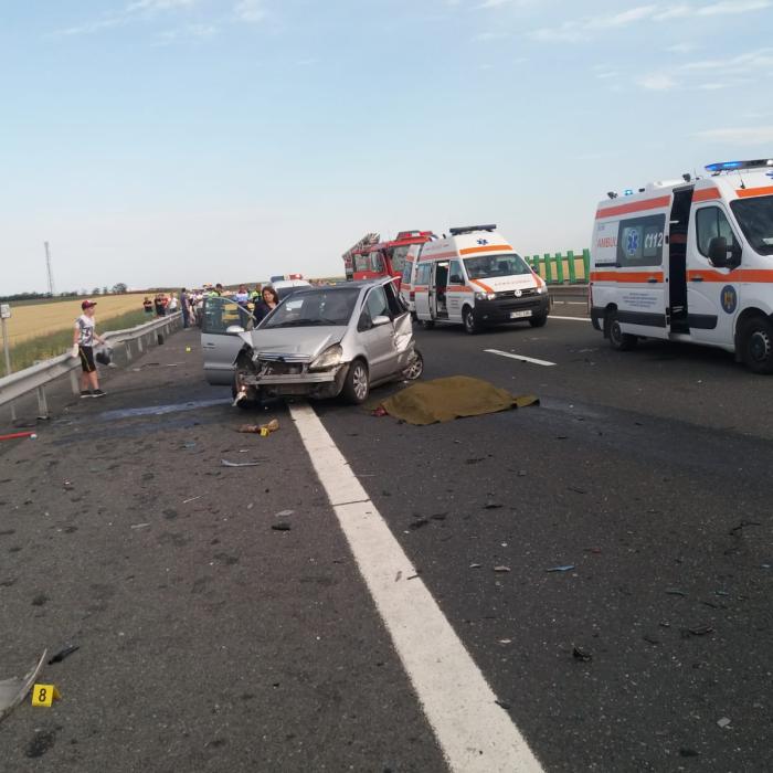 Şofer român, mort după ce autoturismul său a intrat în coliziune cu un autotren pe autostrada A2