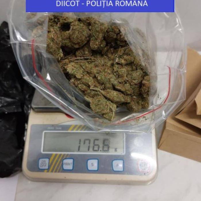 Droguri trimise din Spania în România, printr-o firmă de curierat: Cantitatea ridicată are o valoare de 400.000 de lei