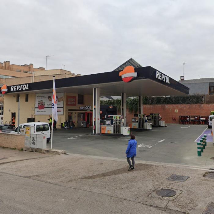 Cozi la benzinăriile din Spania. Prețul carburantului depășește 2 euro/litru
