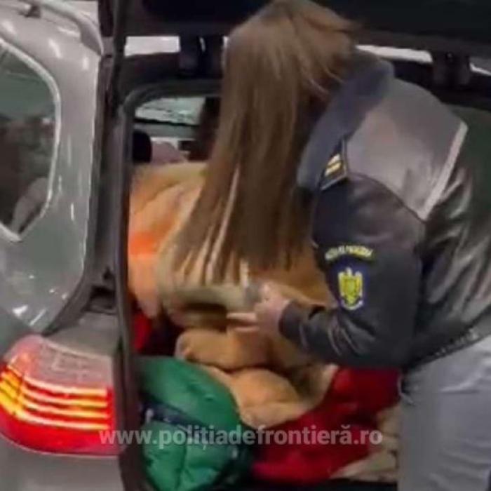 Trei minori români, ascunşi de părinţi în portbagaj, depistaţi la controlul de frontieră  