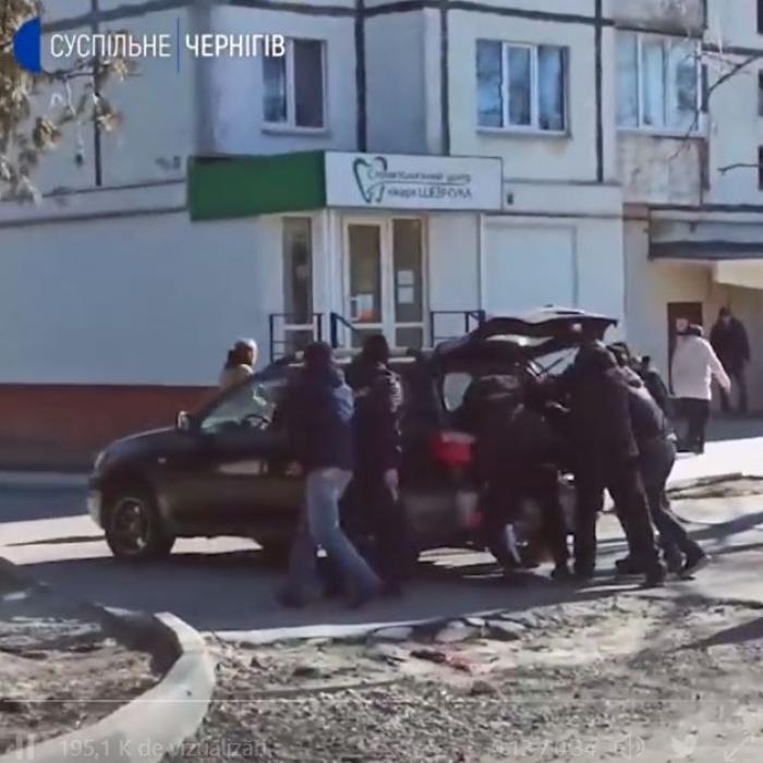 Zece persoane, care stăteau la coadă după pâine, în Cernihov, ucise de un obuz. Localități de lângă Odesa, bombardate