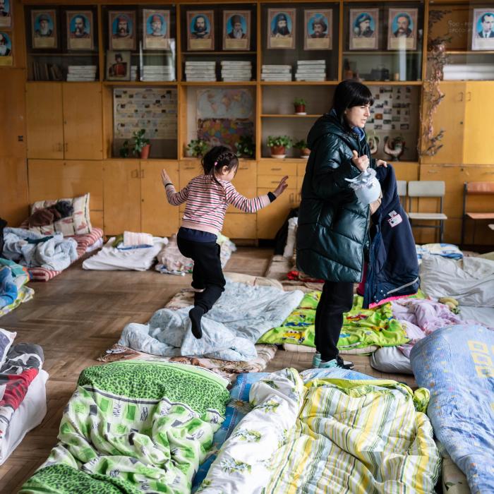 Cum să adopți un copil orfan ucrainean în timpul războiului sau cum să îi oferi temporar un adăpost 