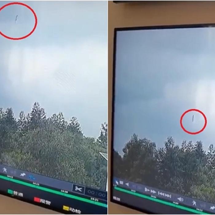 Momentul în care avionul cu 132 de oameni la bord se prăbușește: Cade aproape vertical de la 30.000 de metri altitudine - VIDEO 