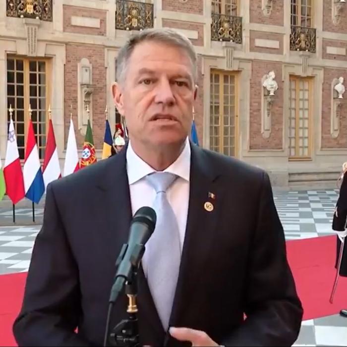 Klaus Iohannis participă la reuniunea extraordinară a șefilor de stat și de guvern din țările membre NATO