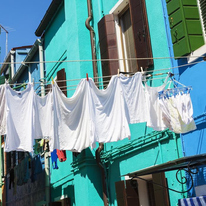 Cum să albiți hainele la soare cu lămâie și apă? Aceasta este cel mai bun truc