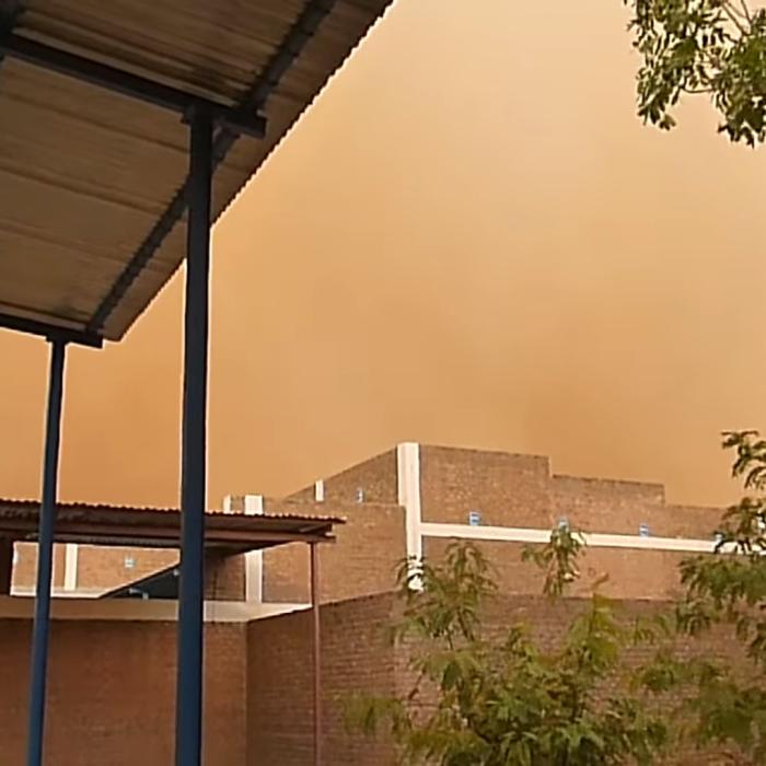 Alertă de la meteorologi: Un nor de praf saharian ajunge deasupra României