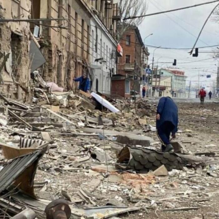 Adolescentă din Mariupol, mărturii terifiante despre iadul din care a scăpat: „Când am ieșit din subsol, toate casele erau în flăcări" 