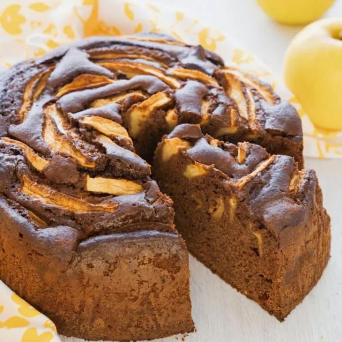 Tartă cu mere și ciocolată. O variantă delicioasă și ușoară a clasicei plăcinte cu mere a bunicii 