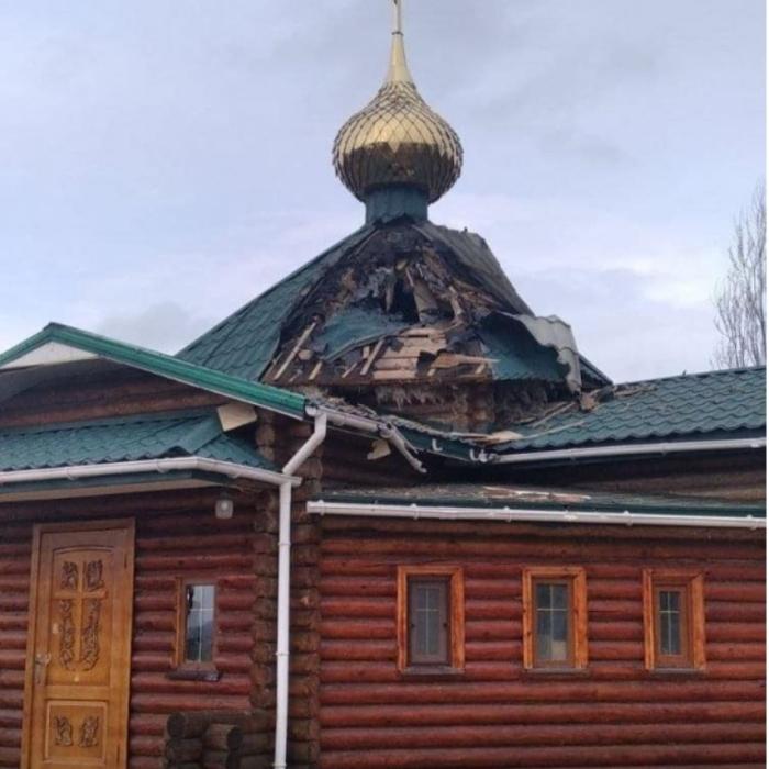 Biserică din regiunea Lugansk, bombardată de invadatorii ruși: doi preoți au fost răniți