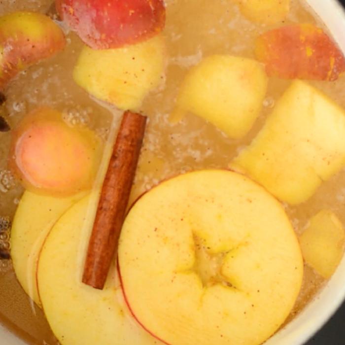 O portocală, o lămâie și două bețișoare de scorțișoară. Ingredientele minune de care ai nevoie neapărat în casa ta!