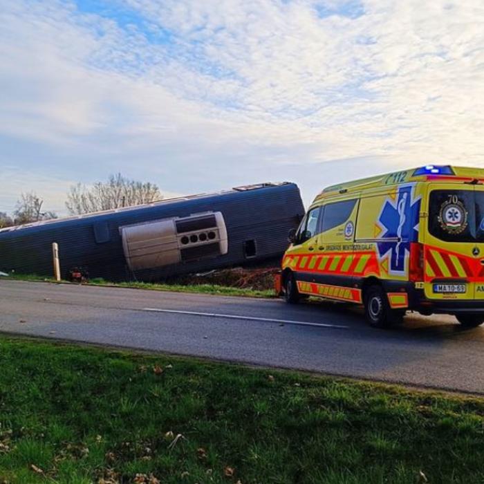 Accident înfiorător în Ungaria: Mai mulţi morţi şi răniţi după ce un tren a lovit o camionetă