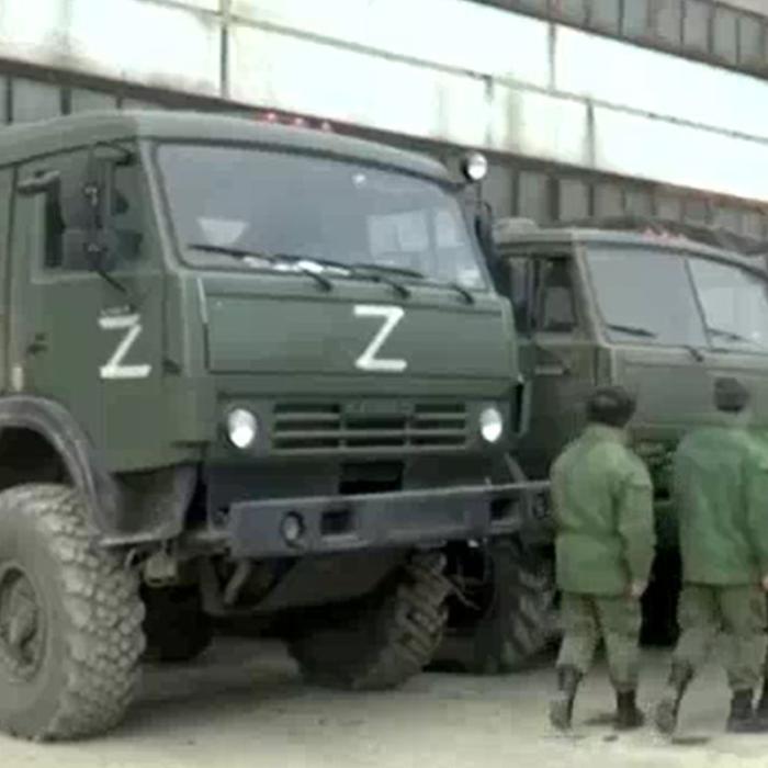Simbolurile ce reprezintă agresiunea Rusiei asupra Ucrainei au fost interzise în Moldova