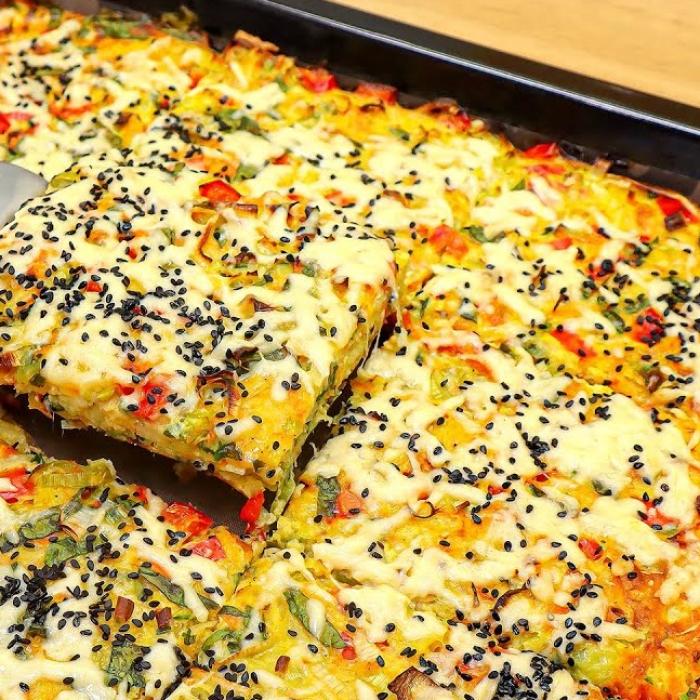 Pizza genială, cu multe legume și puțină făină: Rețeta perfectă pentru cei care țin la siluetă