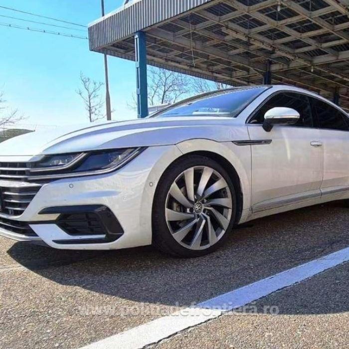 Autoturism în valoare de 35.000 de euro furat din Germania, depistat la frontiera României