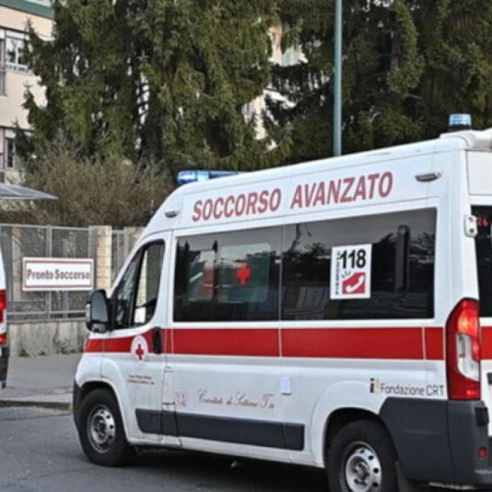 Italia. Muncitor român, în stare gravă după ce a fost zdrobit de paleții pe care îi transporta