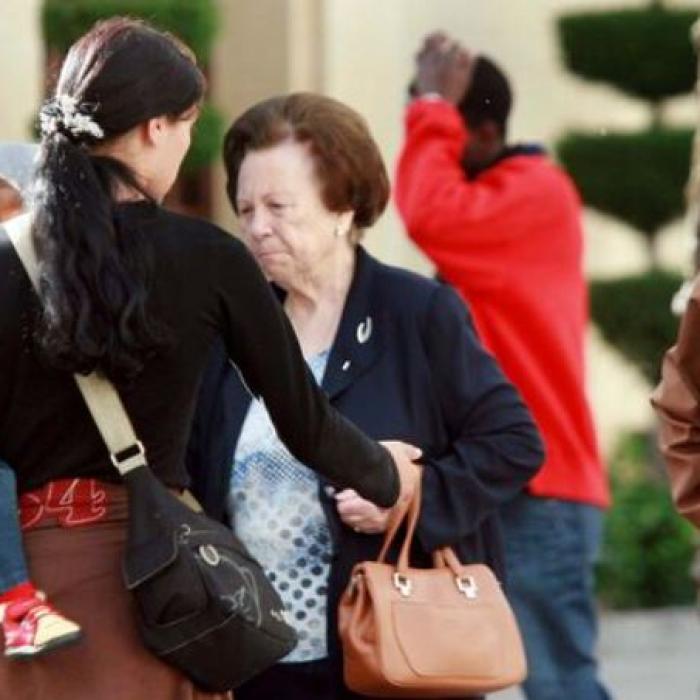 Spania. Doi români, care au forțat o conațională minoră să cerșească cu bebelușul în brațe, trimiși la închisoare