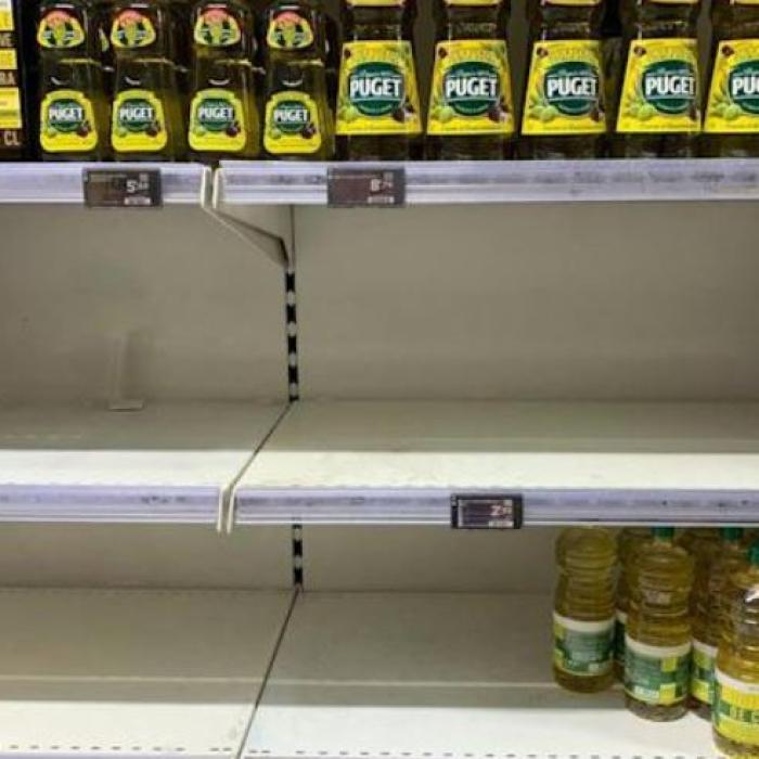 Supermarketurile din Marea Britanie raționalizează uleiul de gătit: „Pentru a asigura disponibilitatea pentru toată lumea” 