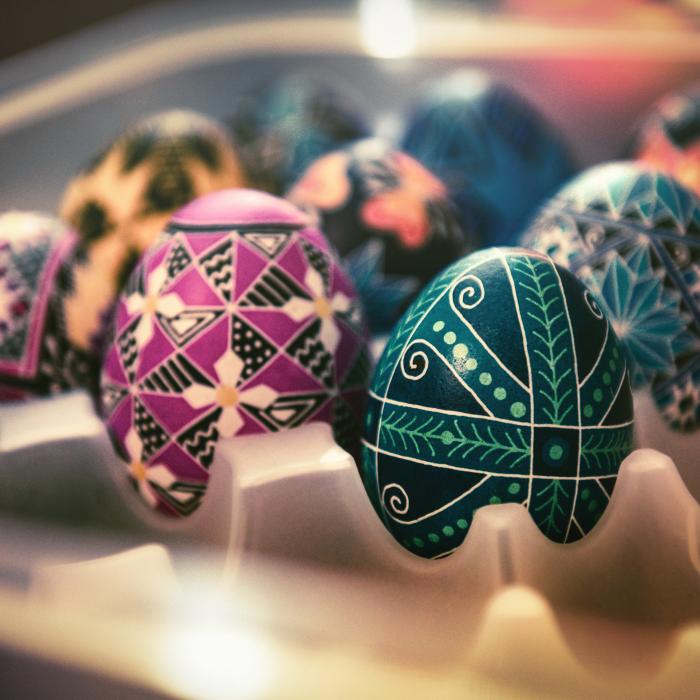 Tradiții și obiceiuri de Paște. Ce rugăciune este bine să spui pentru iertarea păcatelor, în Marțea Luminată