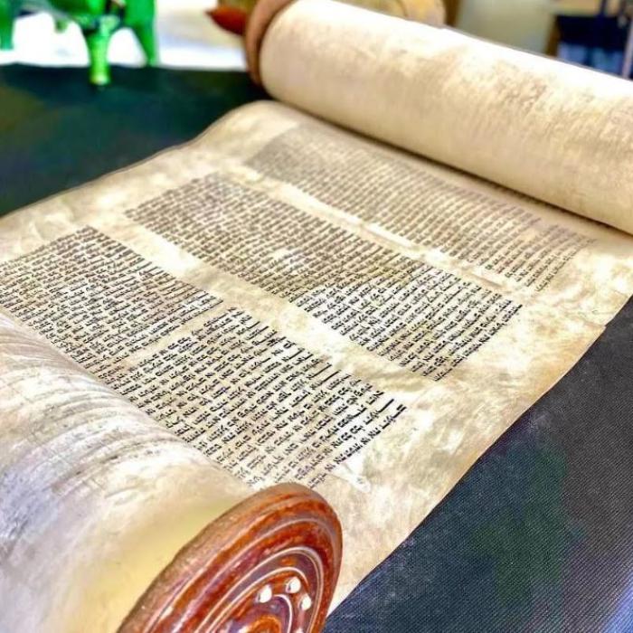 Rușii au furat peste 2.000 de exponate din muzeele din Mariupol, printre care: o Evanghelie din 1800, tablouri și icoane