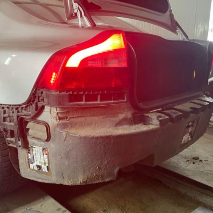 Automobil, oprit la frontieră. Șoferul care ascunsese o comoară în pereții mașinii a rămas pieton