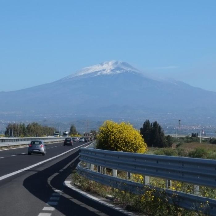 Italia - șoferii care așteaptă în trafic iși pot recupera banii din taxele de drum, chiar și 100%