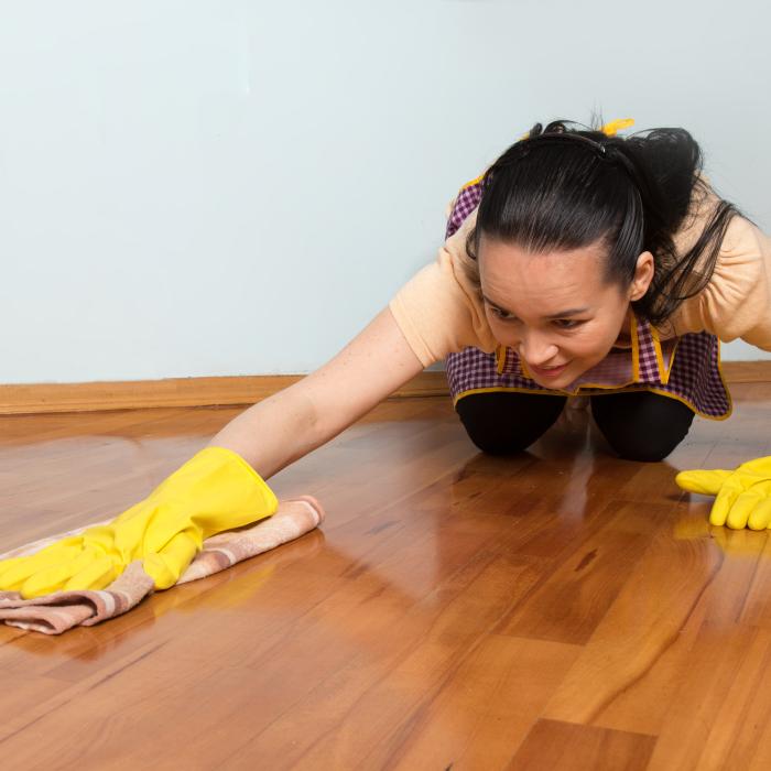 Cu două ingrediente banale din bucătărie vei avea o podea perfectă. Încearcă aceste trucuri