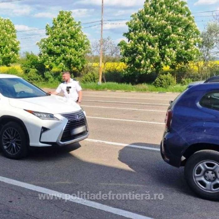 Două autoturisme, furate din Italia și Germania, oprite la frontieră. Doi șoferi, luați la întrebări