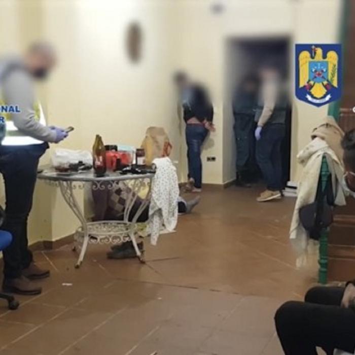Spania. Muncitori români, exploatați de o familie de conaționali. Parchetul cere 110 ani de închisoare
