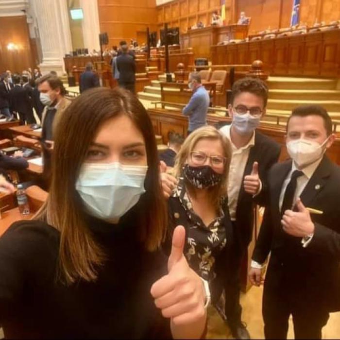 USR nu este de acord cu amenzi pentru "prețuri mărite nejustificat". Prună: "Guvernul va face prețurile din pix"