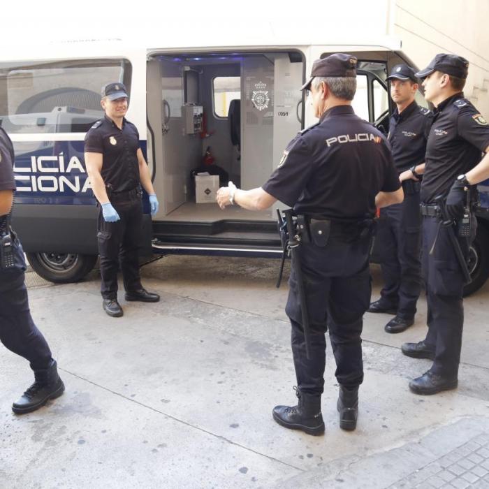 Spania. Un român a răpus cinci polițiști, solicitați să îl calmeze: "Nu sunt Iisus Hristos"