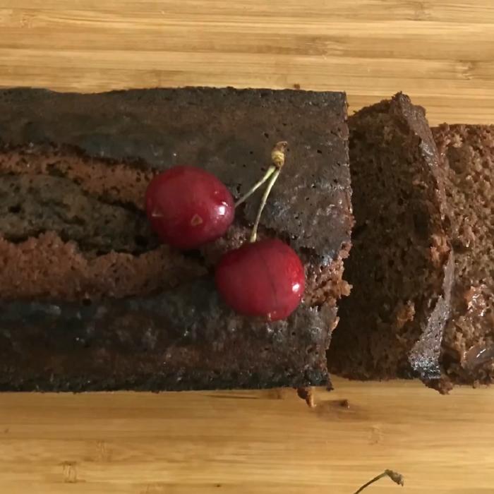 Negresă cu vișine și ciocolată. Rețeta de casă pentru prăjitura Alka, o delicatesă
