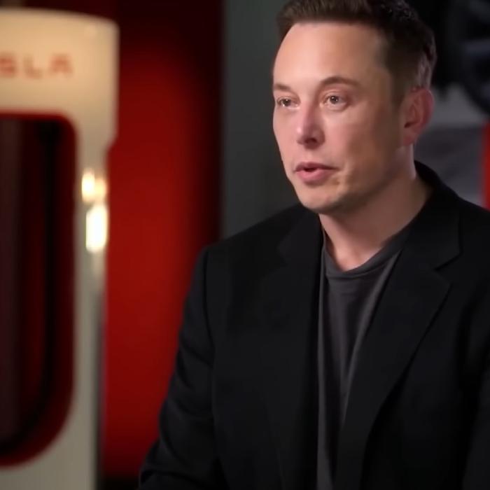 Miliardarul Elon Musk spune că recesiunea ar fi un lucru "bun" deorece va afecta mulțimea neproductivă care lucrează de acasă