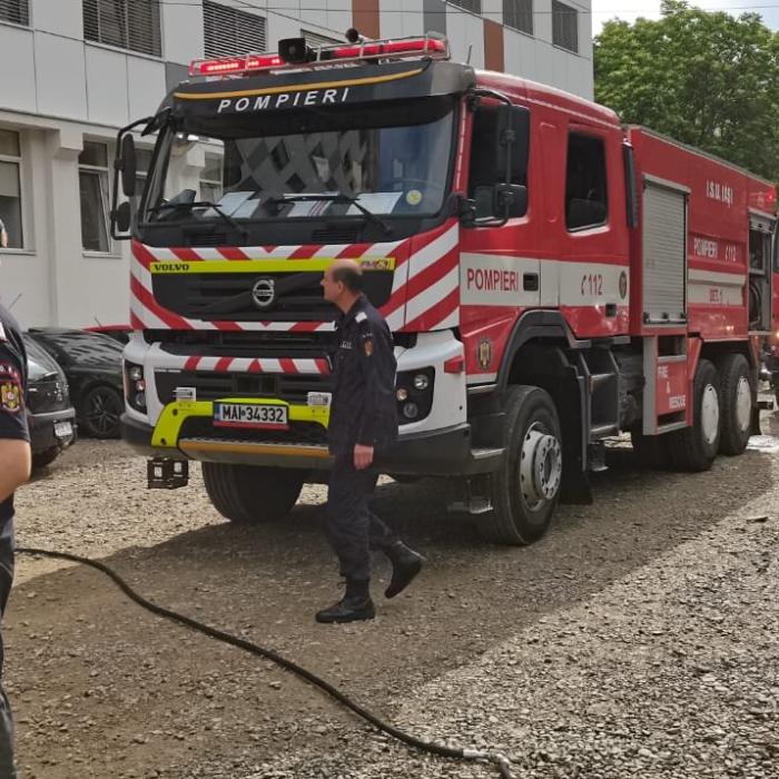 Incendiu la Spitalul de copii din Iași. Pompierii intervin
