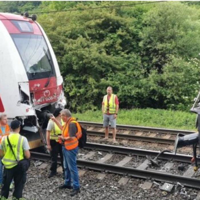 Accident feroviar în Slovacia, cu peste 50 de răniți. Trenul, lovit de locomotiva care urma să-l tracteze