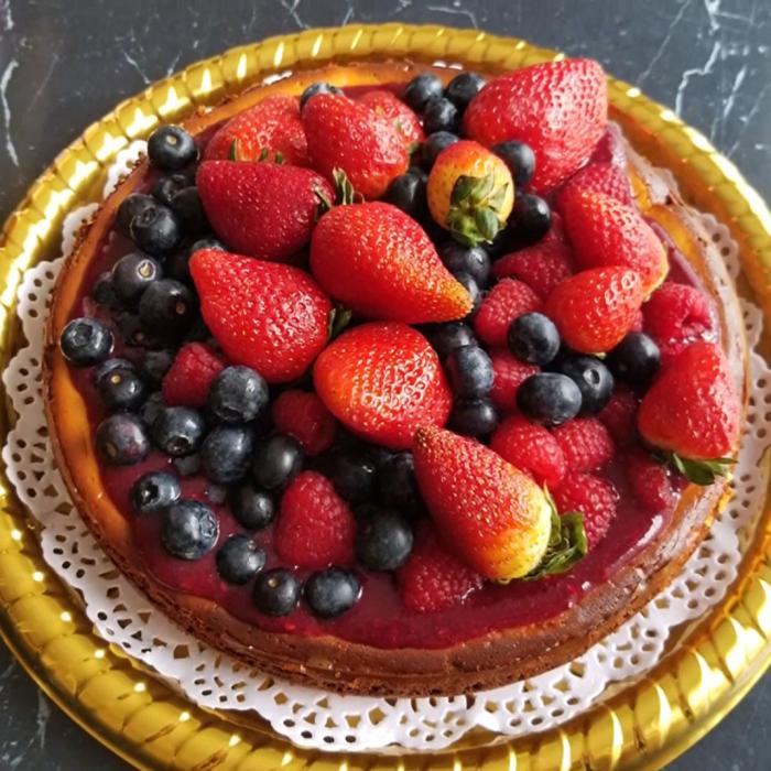 Cheesecake cu mix de fructe de pădure. Acesta este desertul verii pe care trebuie neapărat să îl gătești. Nici nu ai nevoie de cuptor!