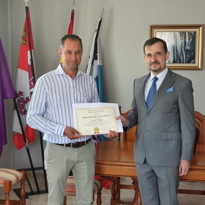 Primar român din Spania, premiat de ambasadorul României. Bologan: "Nu a stat în tribune să cârcotească"