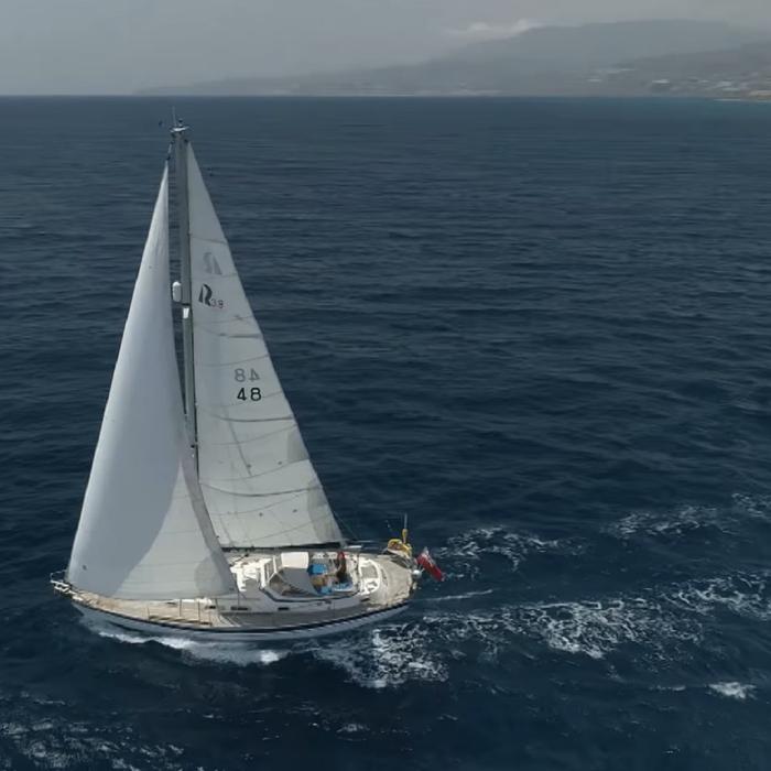 Spania. Șapte persoane, printre care și un român, au fost salvate după ce o barcă cu pânze a luat foc în largul coastei din Granada