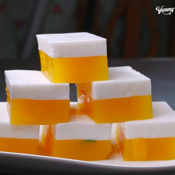 Jeleu de mango și nucă de cocos. Un desert exotic și răcoros, perfect pentru vară